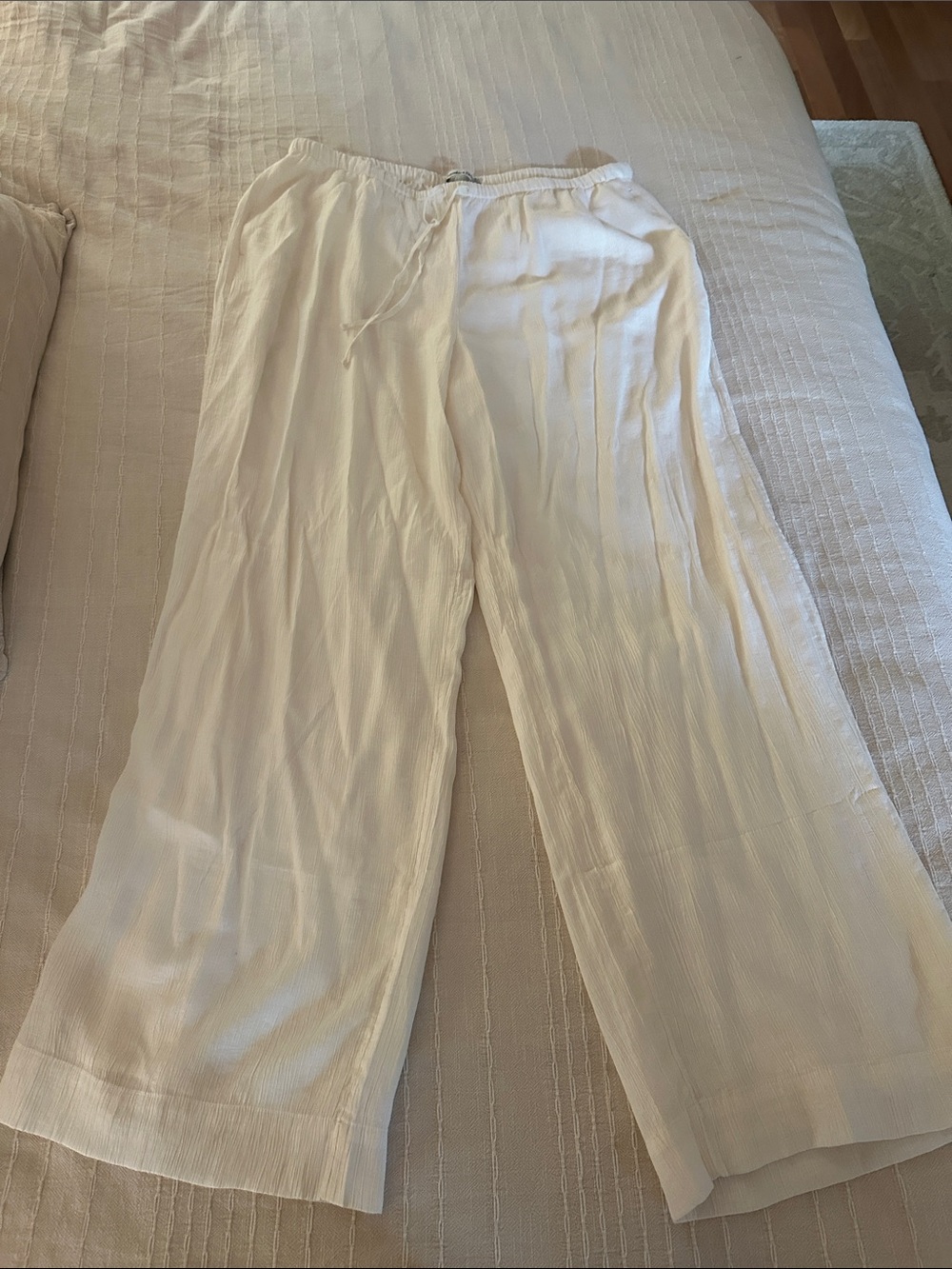 Abercrombie & Fitch White Wide-Leg Drawstring Pants